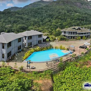 blue-hill.maheislandhotels.com/